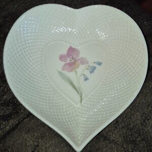 Mikasa Ivory Bone China "Courtship" Heart Shaped Trinket Dish A7012 Japan EC